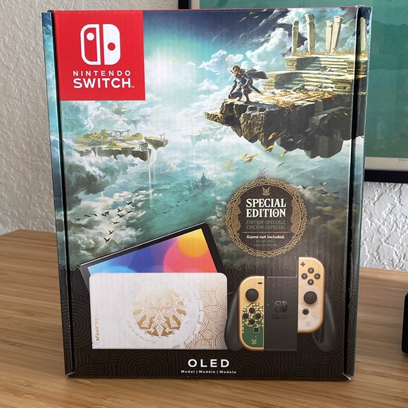 NIB Nintendo Switch Oled Legend of Zelda Tears Of The Kingdom Bundle - Picture 9 of 13